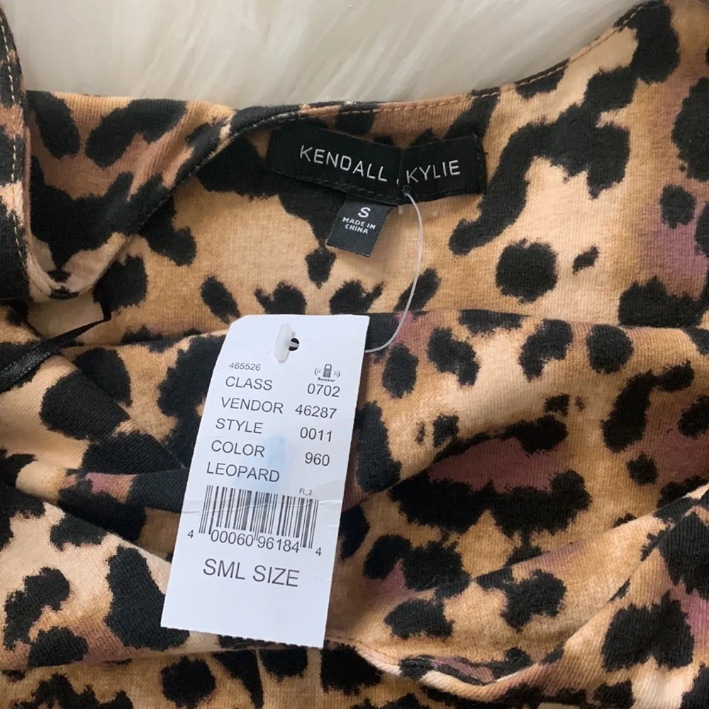 NWT Kendall + Kylie Animal Print Sleeveless V-Neck Bodysuit Womens Small - Picture 4 of 6